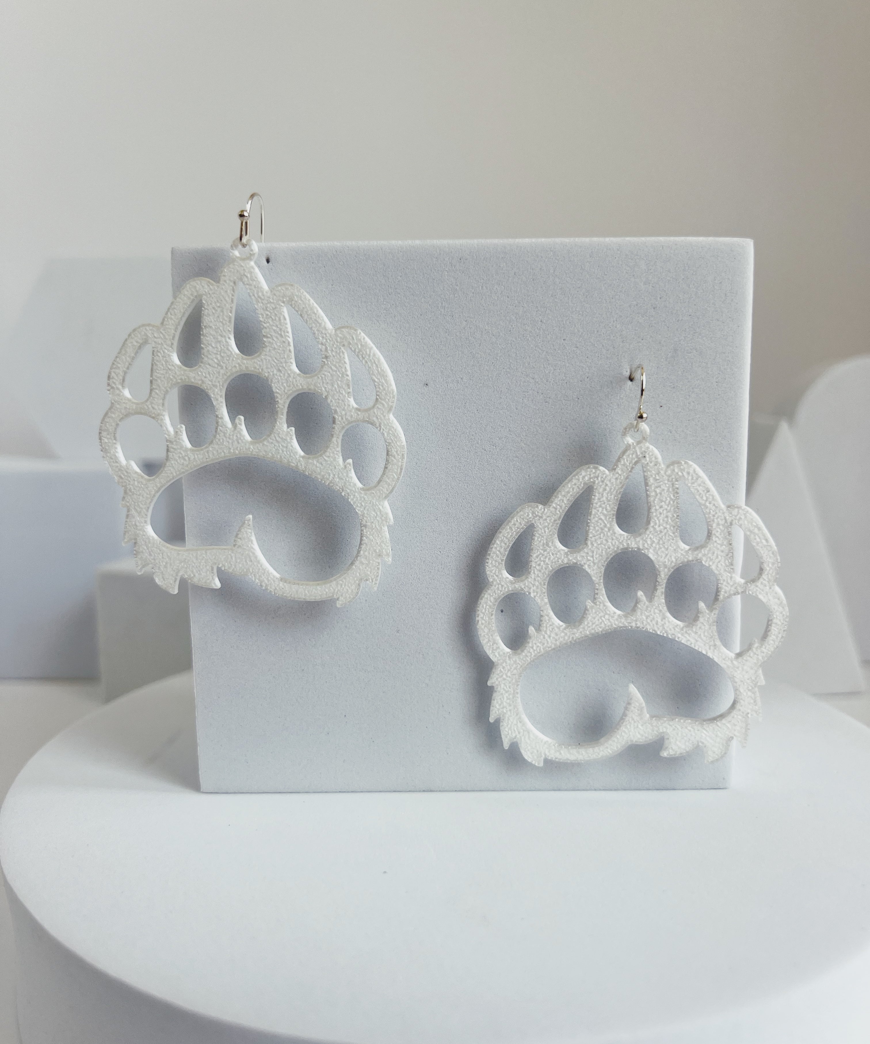 cherokee bluff bears paw print earrings 2