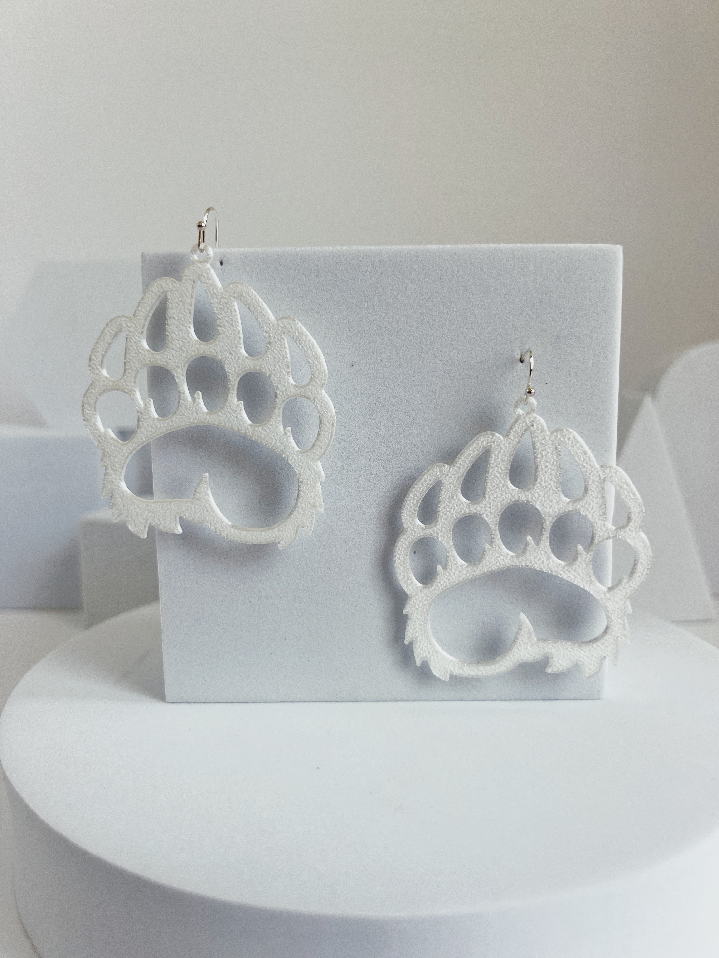 cherokee bluff bears paw print earrings 2