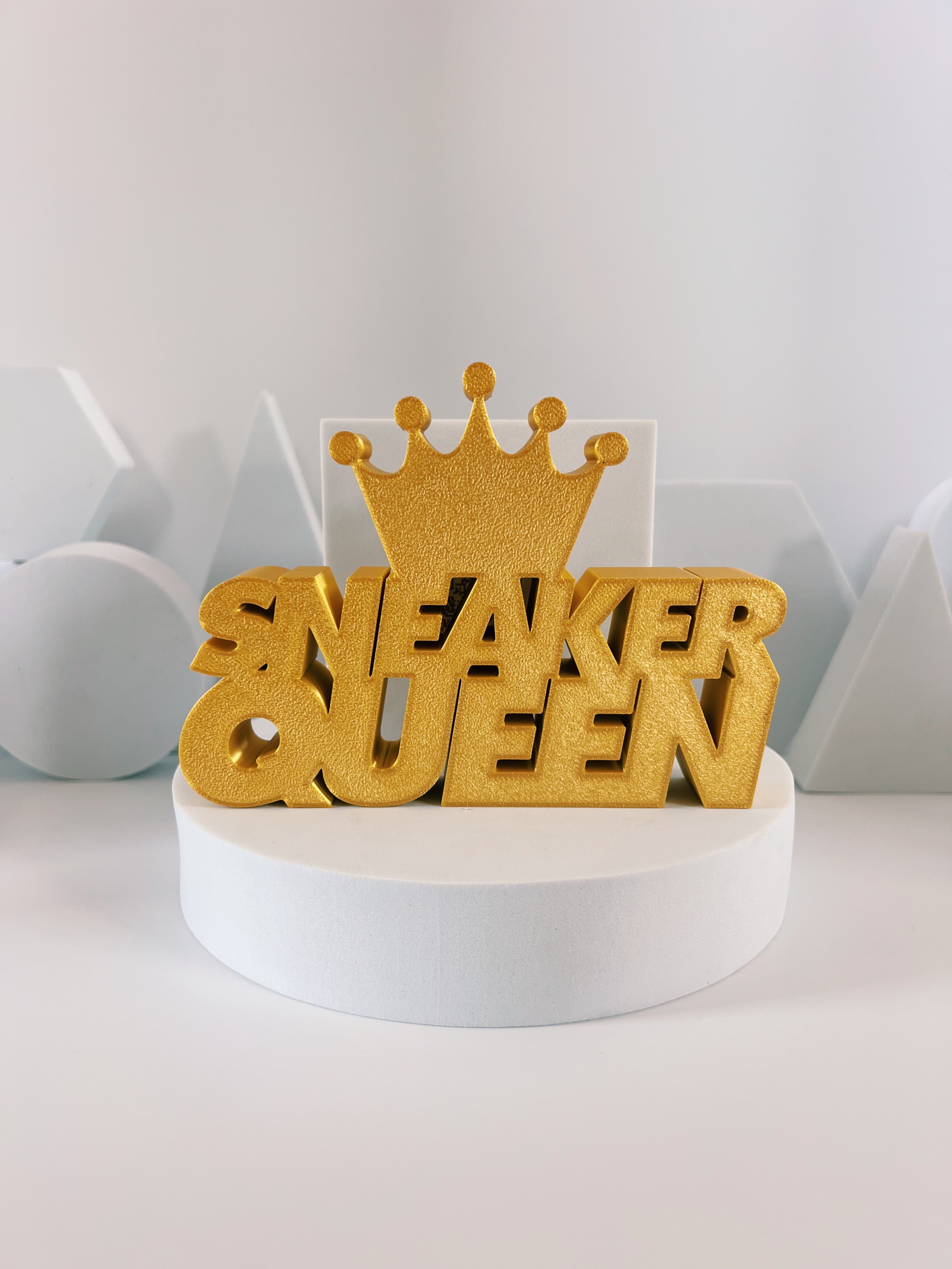 Sneaker Queen Shelf Sign – view 1