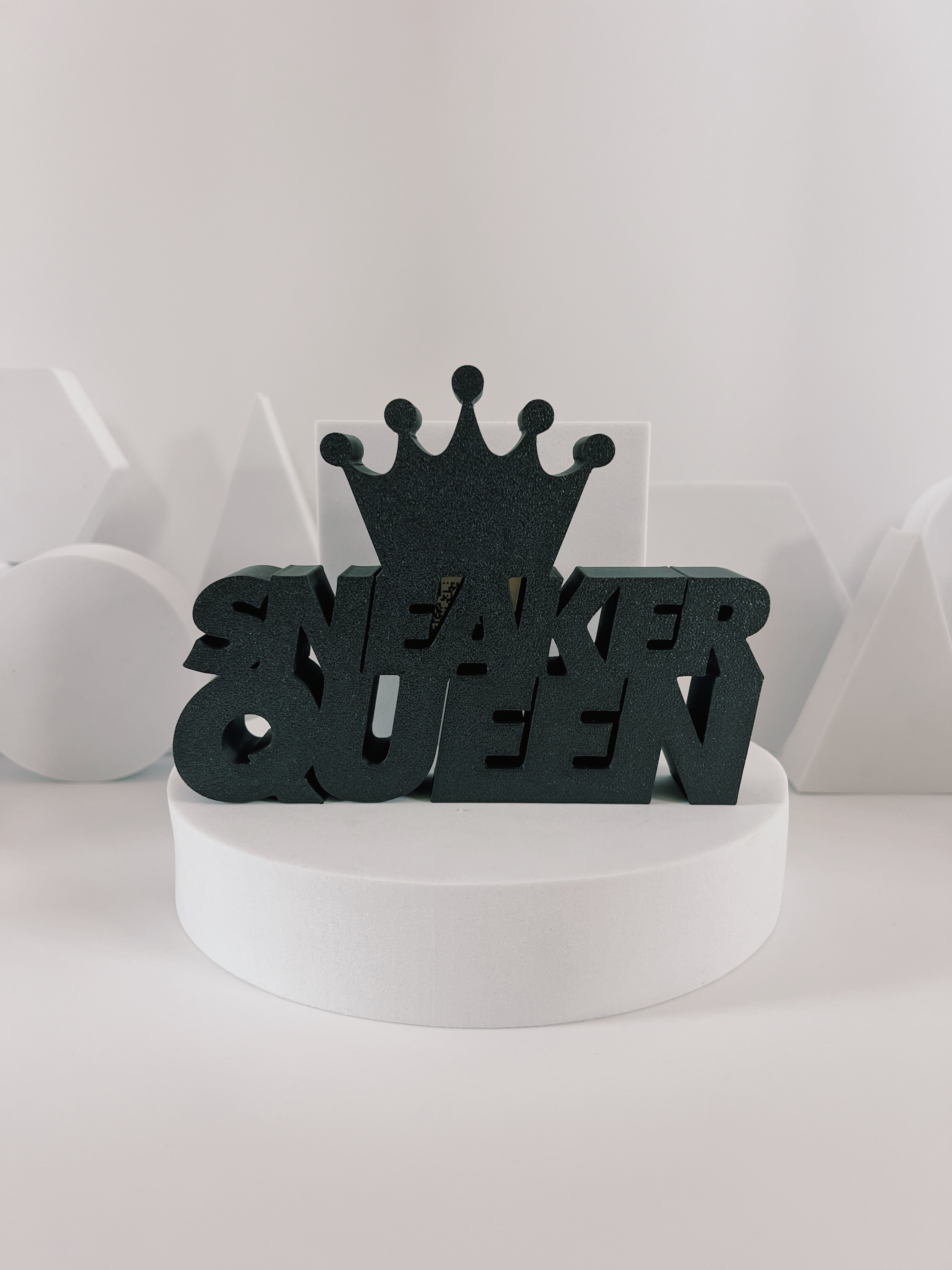 Sneaker Queen Shelf Sign – view 3