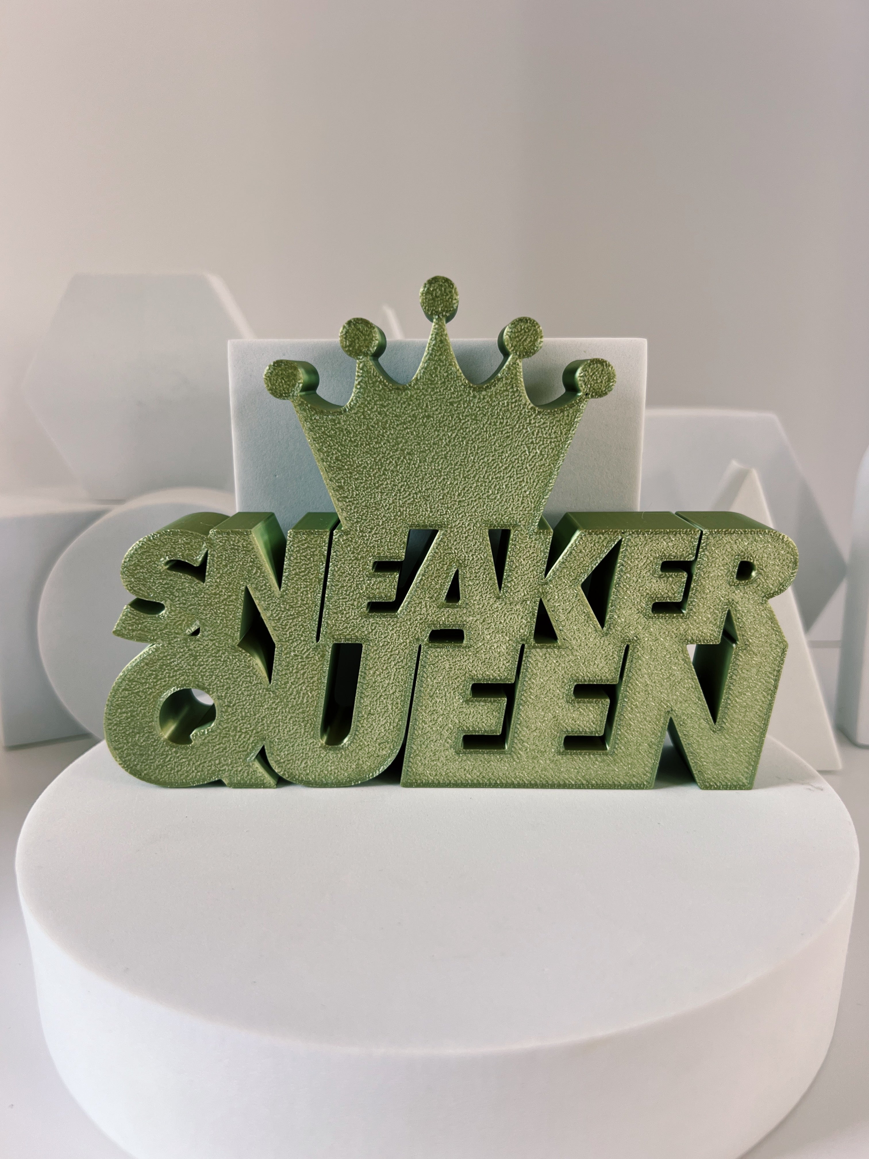 Sneaker Queen Shelf Sign – view 4