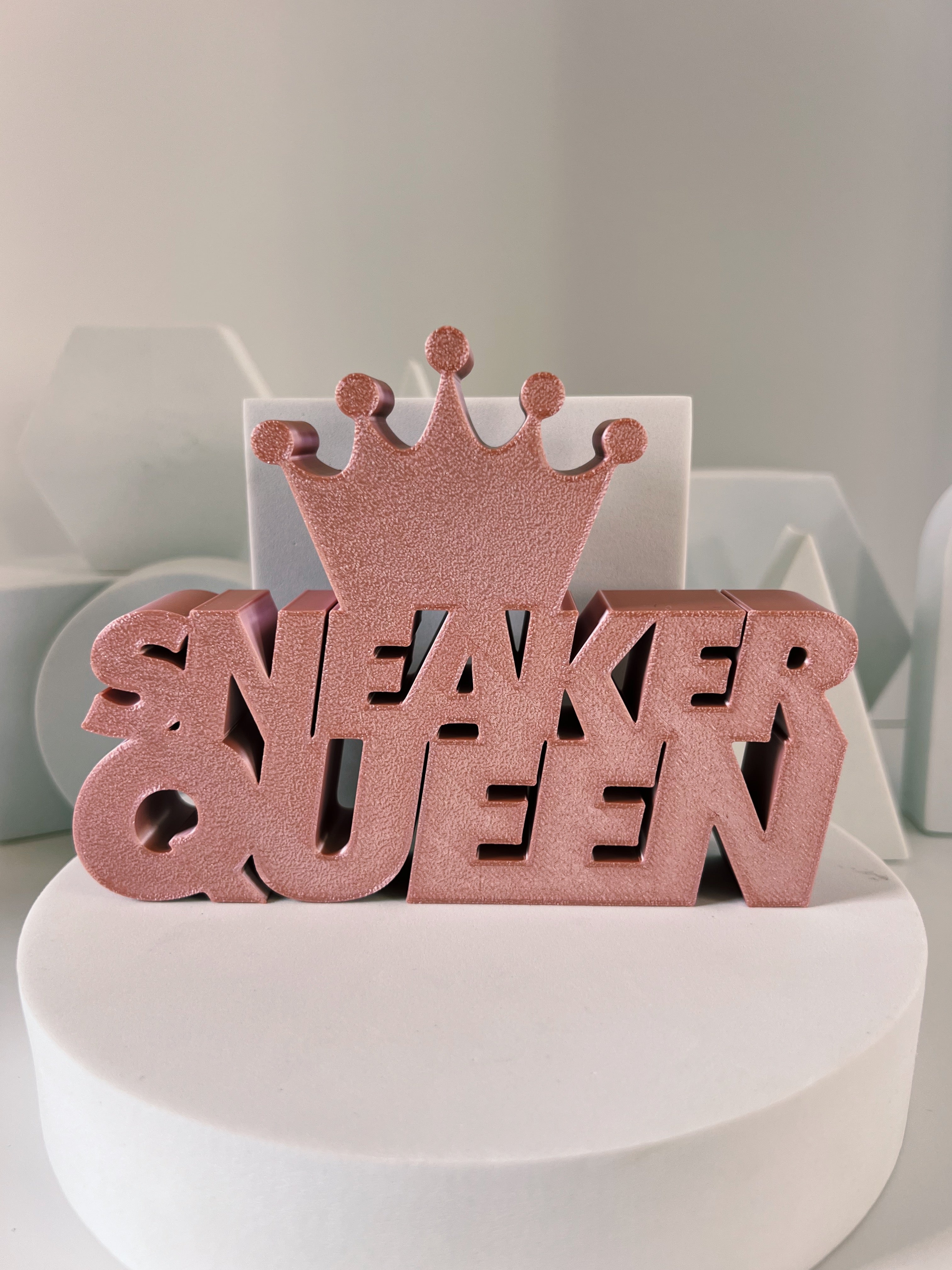 Sneaker Queen Shelf Sign – view 6
