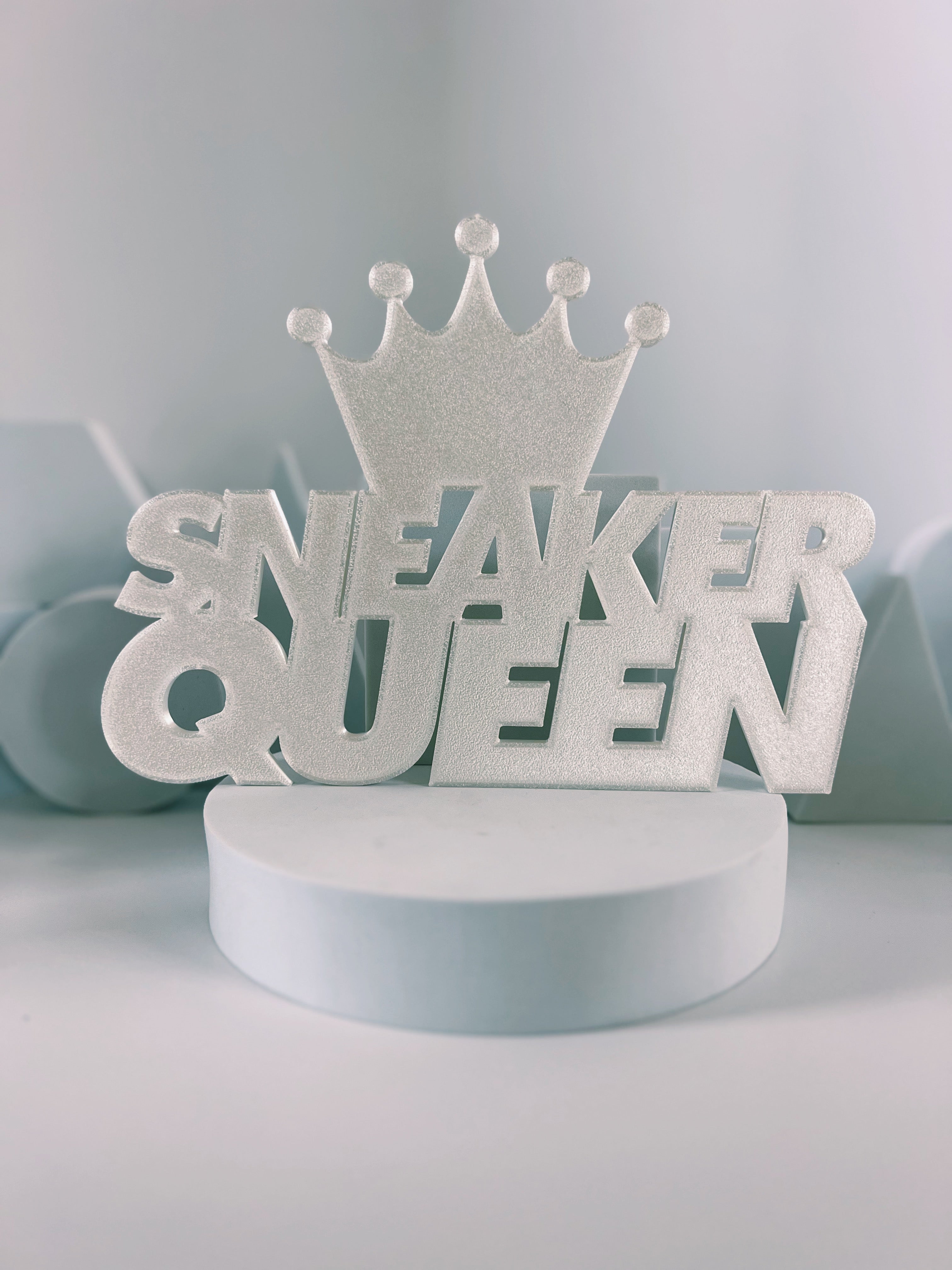 Sneaker Queen Shelf Sign – view 7