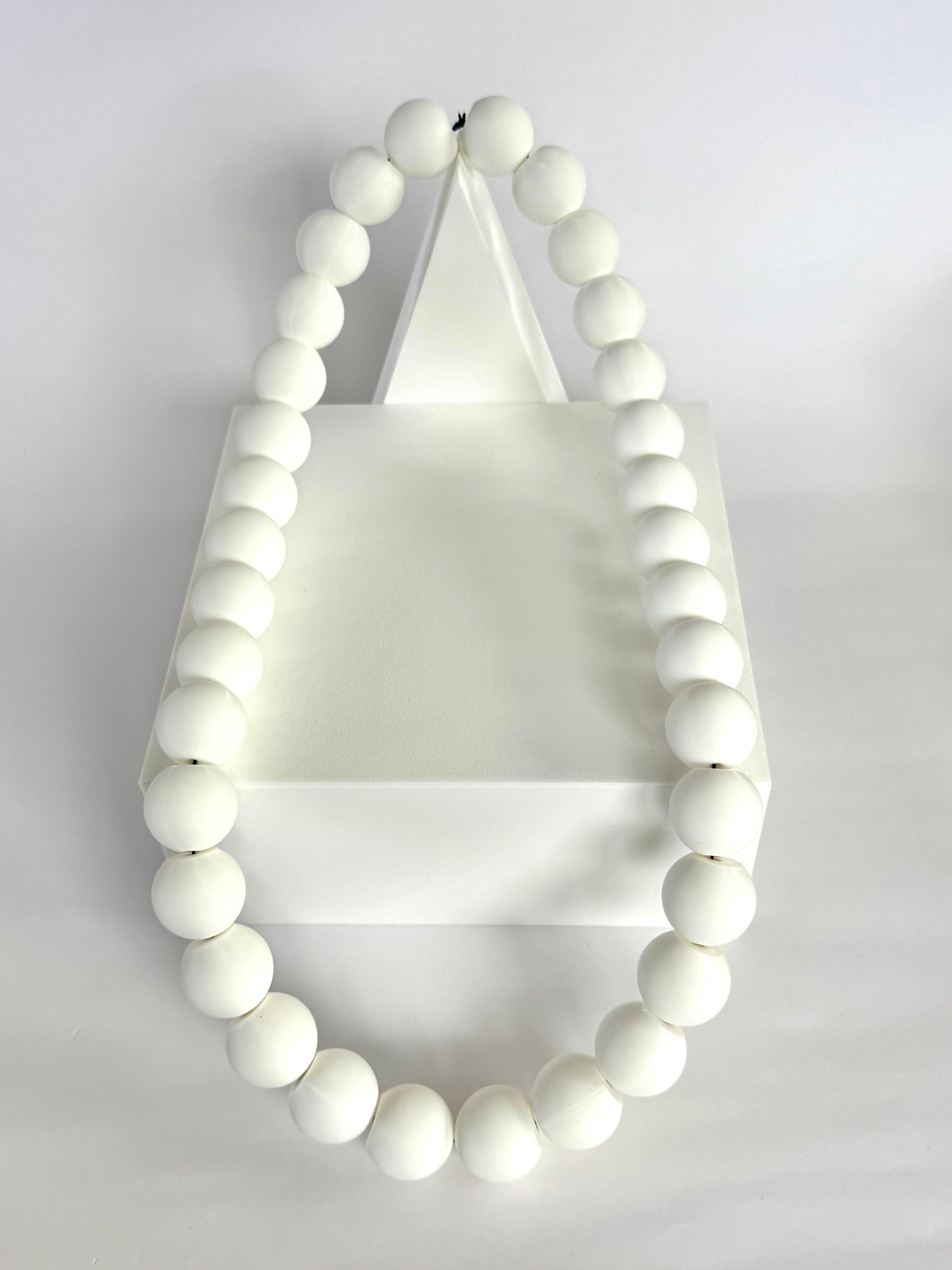 White (Solid) Bubble Chain